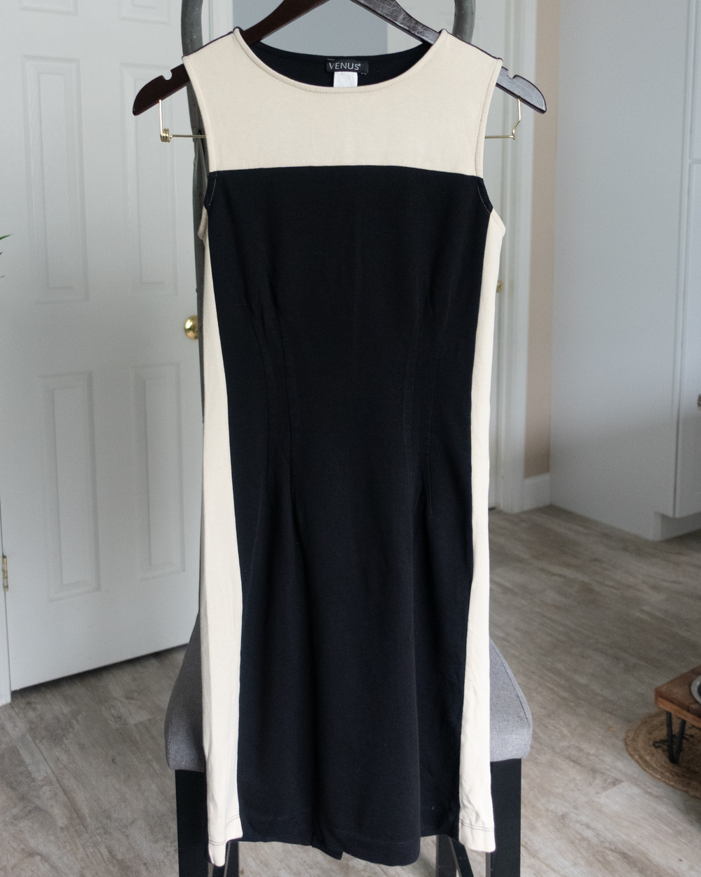 Venus Colorblock Sleeveless Sheath Dress Black Cream Size 4